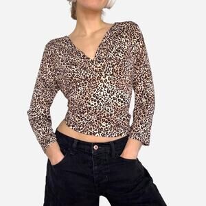 Cheetah animal print v neck top size medium